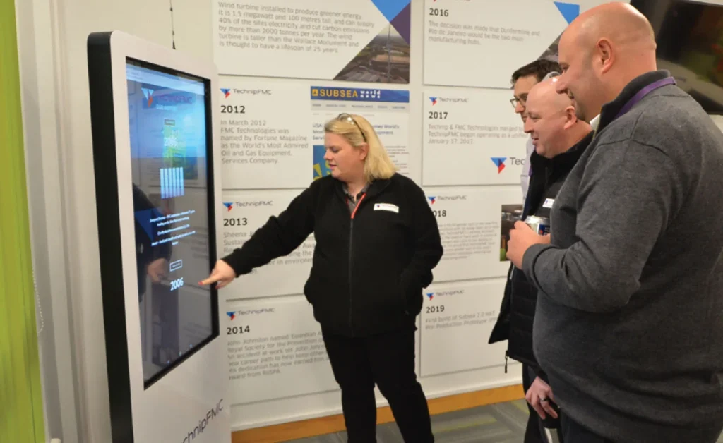 231226010626digital kiosk