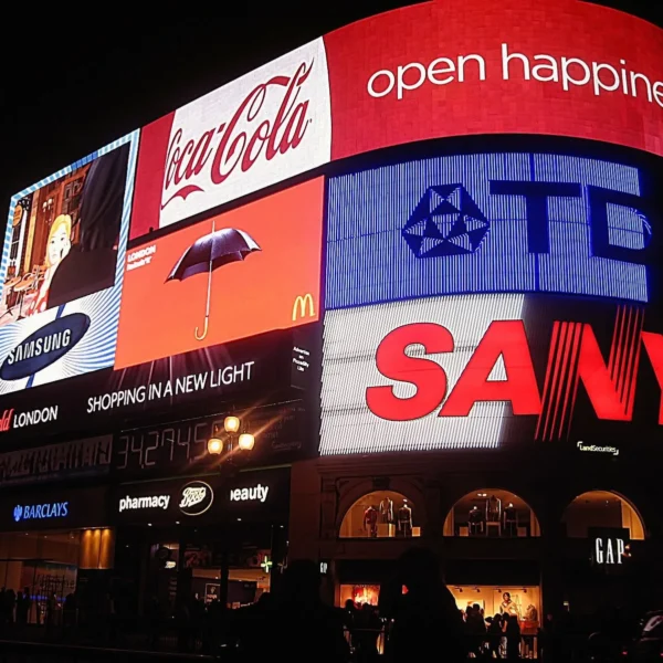 231230073727picadilly circus 256501 1920